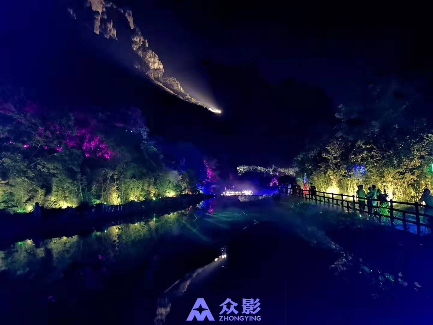 夜游投影秀